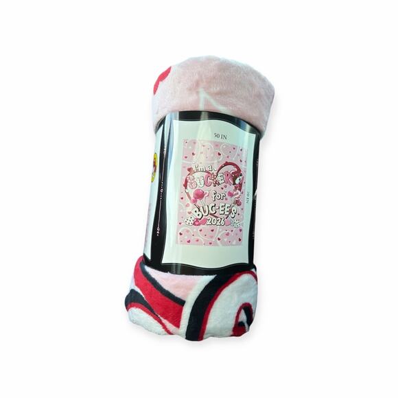 Buc-ee’s Valentine's Day 2026 Blanket - Picture 3 of 4